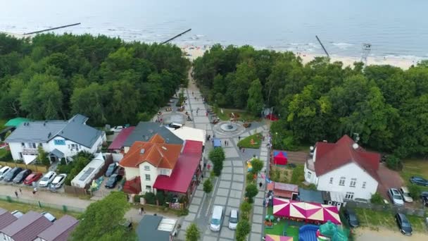 Promenade Dziwnowek Deptak Fontanna Aerial View Poland Vysoce Kvalitní Záběry — Stock video