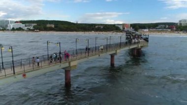 Pier Sahili Baltık Denizi Miedzyzdroje Molo Plaza Havacılık Görünümü Polonya. Yüksek kalite 4k görüntü