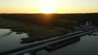 Vistula Spit Kanalı 'ndaki Kanal Na Mierzei Wislanej Hava Görüntüsü Polonya. Yüksek kalite 4k görüntü