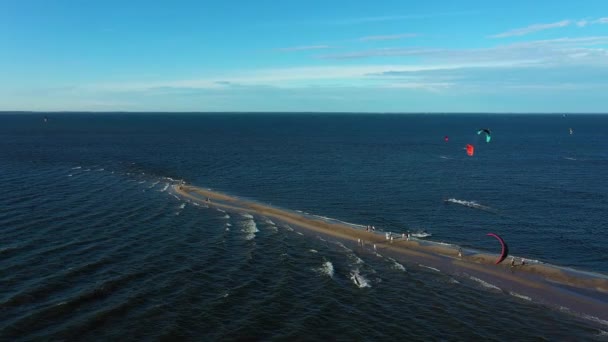 Headland Kitesurfing Cypel Rewski Rewa Flygfoto Polen Högkvalitativ Film — Stockvideo