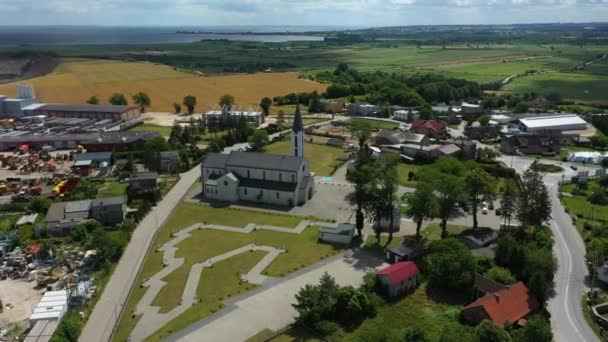 Krásný Krajinný Kostel Mrzezino Krajobraz Kosciol Aerial View Polsko Vysoce — Stock video