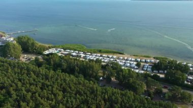 Kamp alanı Chalupy Pole Kempingowe Hava Görüntüsü Polonya. Yüksek kalite 4k görüntü