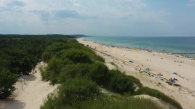 Baltık Denizi Sahili Rowy Plaza Morze Baltyckie Hava Manzaralı Polonya. Yüksek kalite 4k görüntü