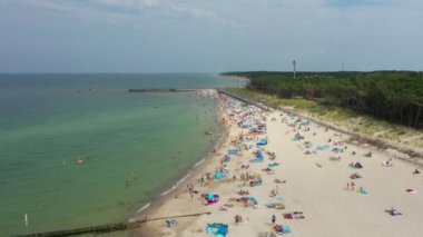 Baltık Denizi Sahili Rowy Plaza Morze Baltyckie Hava Manzaralı Polonya. Yüksek kalite 4k görüntü