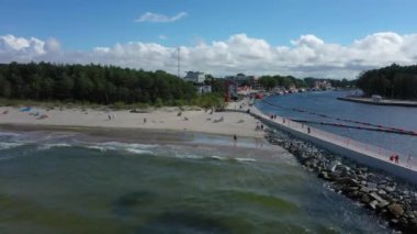 Breakwater Plajı Mrzezyno Plaza Falochron Havacılık Görünümü Polonya. Yüksek kalite 4k görüntü