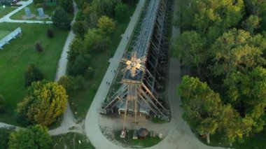 Ciechocinek 'teki Salamura Mezuniyet Kulesi Teznia Solankowa Hava Görünümü Polonya. Yüksek kalite 4k görüntü