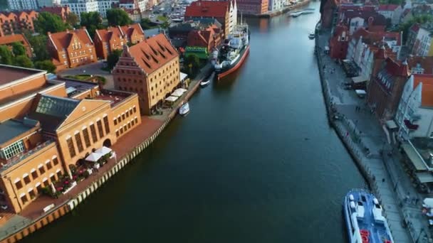Boat Rybackie Pobrzeze Motlawa Gdansk Old Town Aerial View Poland — Videoclip de stoc