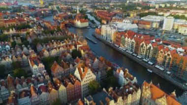 Panorama Şehir Merkezi Motlawa Nehri Gdansk Srodmiescie Rzeka Hava Görüntüsü Polonya. Yüksek kalite 4k görüntü