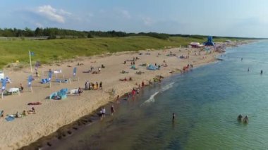 Batı Sahili Darlowo Plaza Zachodnia Havacılık Görünümü Polonya. Yüksek kalite 4k görüntü