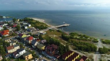 Jastarnia 'daki İskelenin Panoraması Molo Hava Görüntüsü Polonya. Yüksek kalite 4k görüntü