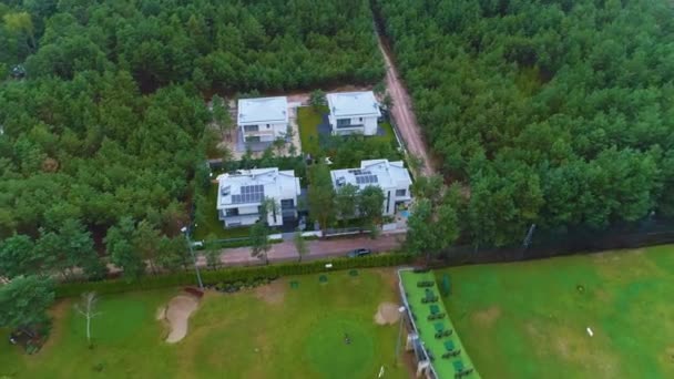 公寓高尔夫球场Otwock Pole Golfowe Aerial View Poland 高质量的4K镜头 — 图库视频影像