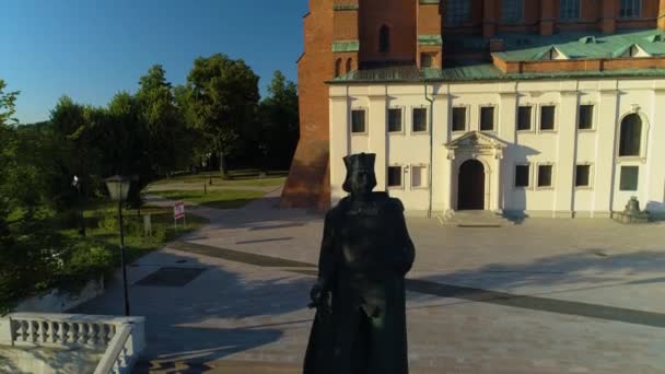 Monument Boleslaw Chrobry Gniezno Pomnik Aerial View Polen Hoge Kwaliteit — Stockvideo