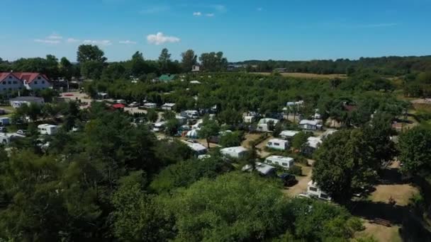 Camping Cliff Chlapowo Pole Kempingowe Klif Aerial View Polen Hoge — Stockvideo