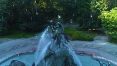 Fountain Bydgoszcz Fontanna Potop Plac Wolnosci Hava Görüntülü Polonya. Yüksek kalite 4k görüntü