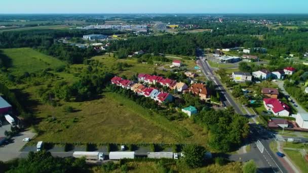 美しい風景の家 コニン クラヨブラズ空撮ポーランド 高品質4K映像 — ストック動画
