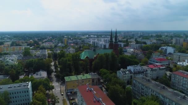 Church Pruszkow Kosciol Swetego Kazimierza Aerial View Poland教堂高质量的4K镜头 — 图库视频影像