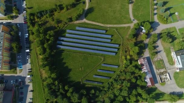 波兰Lomza Panele Szpital Aerial View太阳能电池板医院 高质量的4K镜头 — 图库视频影像