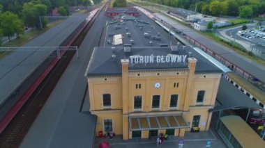 Tren İstasyonu Torun Parlak Dworzec Kolejowy Hava Görüntülü Polonya. Yüksek kalite 4k görüntü