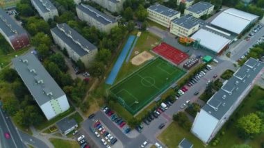 Belediye Spor ve Eğlence Merkezi Piaseczno Boiska Hava Görüntüsü Polonya. Yüksek kalite 4k görüntü