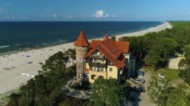 Castle Hotel Leba Zamek Otel Havacılık Görünümü Polonya. Yüksek kalite 4k görüntü