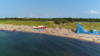 Batı Sahili Darlowo Plaza Zachodnia Havacılık Görünümü Polonya. Yüksek kalite 4k görüntü