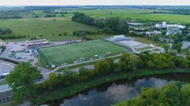 Futbol sahası Mosir Lomza Boisko Orzel Havacılık Polonya. Yüksek kalite 4k görüntü