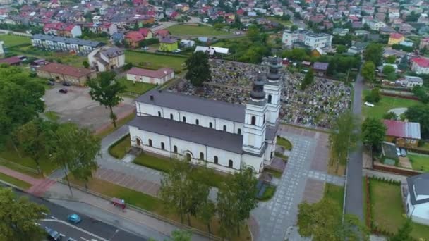 Церковное Кладбище Suwalki Kosciol Cmentarz Aerial View Poland Высококачественные Кадры — стоковое видео