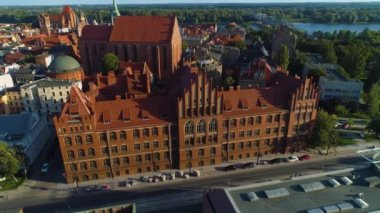 Torun Üniversitesi Uniwersytet Mikolaja Kopernika Hava Görüntüsü Polonya. Yüksek kalite 4k görüntü