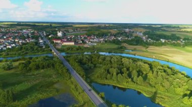 Güzel Peyzaj Nehri Narew Lomza Krajobraz Hava Manzarası Polonya. Yüksek kalite 4k görüntü