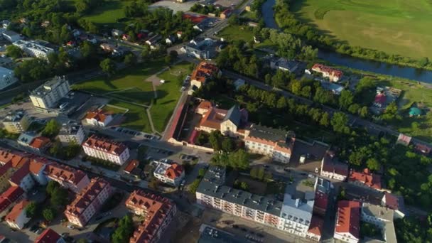 风景秀丽的旧城纳雷夫河伦扎斯泰雷米阿斯托空中观景波兰 高质量的4K镜头 — 图库视频影像
