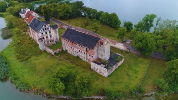 城堡毁于Elk Jezioro Ruiny Zamku Aerial View Poland湖 高质量的4K镜头 — 图库视频影像