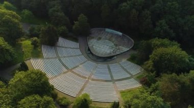 Amfitiyatro Stargard Amfiteatr Park Chrobrego Hava Görüntüsü Polonya. Yüksek kalite 4k görüntü