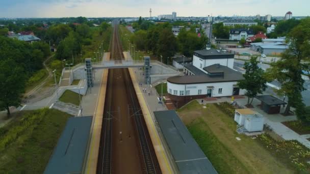 Järnvägsstationen Piaseczno Dworzec Kolejowy Flygfoto Polen Högkvalitativ Film — Stockvideo