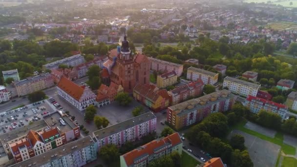 古城市场教堂Stargard Stary Rynek Kosciol Aerial View Poland 高质量的4K镜头 — 图库视频影像