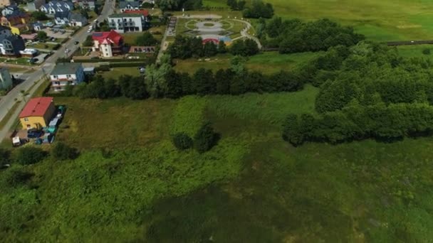 波兰城的Wladyslawowo Skwer Nad Zatoka Aerial View广场 高质量的4K镜头 — 图库视频影像