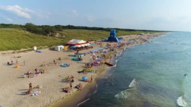 Batı Sahili Darlowo Plaza Zachodnia Havacılık Görünümü Polonya. Yüksek kalite 4k görüntü