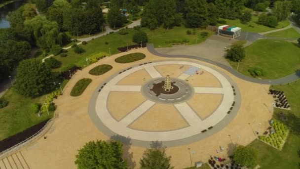 Фонтан Острове Pila Fontanna Wyspie Aerial View Poland Высококачественные Кадры — стоковое видео