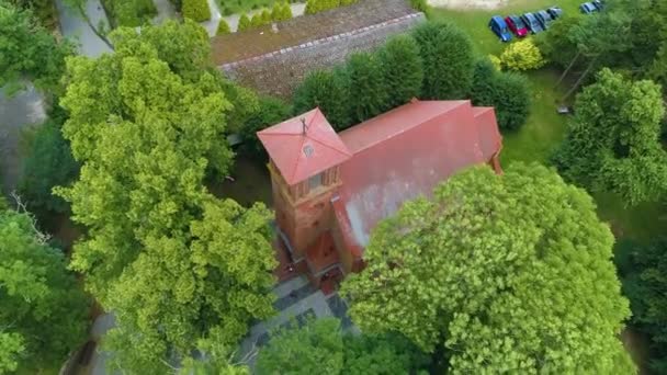 Церковь Тшешаце Kosciol Milosierdzia Bozego Aerial View Poland Высококачественные Кадры — стоковое видео