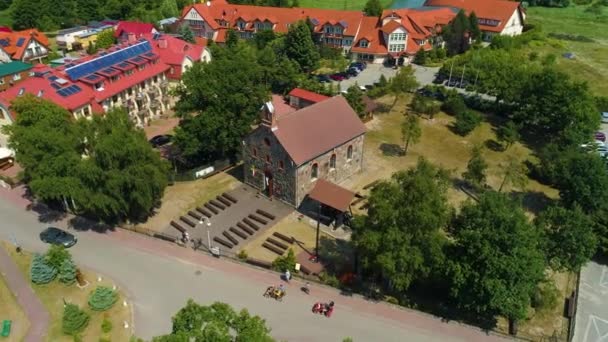 天主教教堂Rowy Kosciol Katolicki Aerial View Poland 高质量的4K镜头 — 图库视频影像