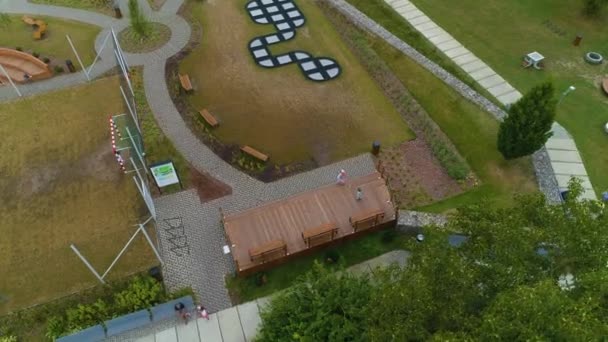 Parque Infantil Zwirowisko Pruszkow Boisko Vista Aérea Polónia Imagens Alta — Vídeo de Stock