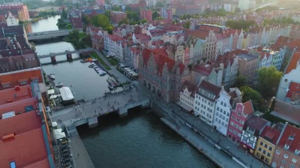 Green Bridge Gate Downtown Gdansk Zielony Most Brama Motlawa River — Stock Video
