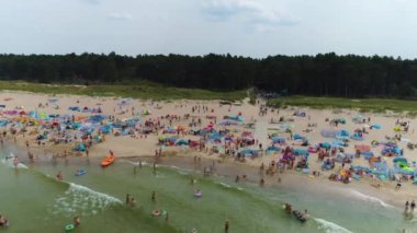 Dabki Plaza 'daki Baltık Denizi Plajı Morze Baltyckie Hava Görüntüsü Polonya. Yüksek kalite 4k görüntü