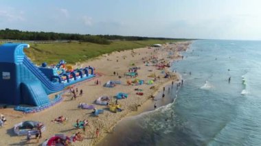 Batı Sahili Darlowo Plaza Zachodnia Havacılık Görünümü Polonya. Yüksek kalite 4k görüntü