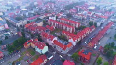 Fog Centrum Old Town Geyiği Miasto Kamienice Hava Görüntüsü Polonya 'ya bakıyor. Yüksek kalite 4k görüntü