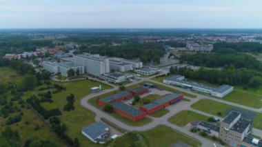 Masovian Hastanesi Ostroleka Mazowiecki Szpital Hava Görünümü Polonya. Yüksek kalite 4k görüntü