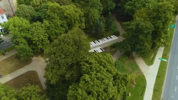 Park Waldorffa Slupsk Piano Keyboard Fortepian Aerial View Polsko Vysoce — Stock video