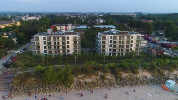 Beautiful Beach Apartments Mielno Plaza Hotele Vista Aérea Polonia Imágenes — Vídeo de stock