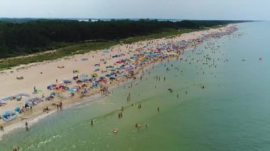 Dabki Plaza 'daki Baltık Denizi Plajı Morze Baltyckie Hava Görüntüsü Polonya. Yüksek kalite 4k görüntü