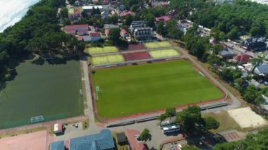 Futbol Sahası Niechorze Boisko Pilkarskie Hava Görüntüsü Polonya. Yüksek kalite 4k görüntü