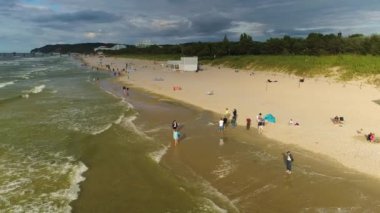 Plaj Baltık Denizi Miedzyzdroje Plaza Morze Baltyckie Hava Manzaralı Polonya. Yüksek kalite 4k görüntü